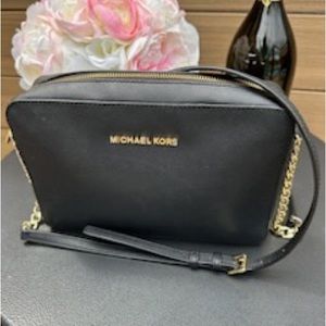 MICHAEL KORS crossbody bag.